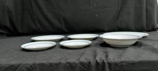 Set of 6 Vintage Bluebell Floral Bowl, Plates & Saucers image number 2