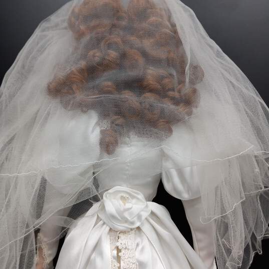 Erika Porcelain Bride Doll In Box 62/750 image number 5