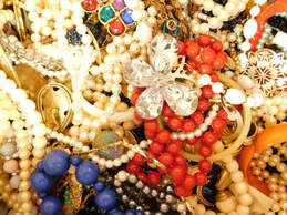 21.0 LBS VNTG Costume Jewelry Variety & Brooches