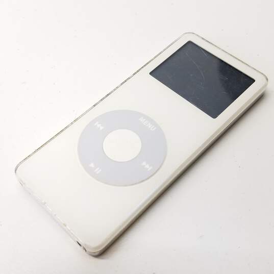 Apple iPod Nano (1st Generation) - White (A1137) 2GB