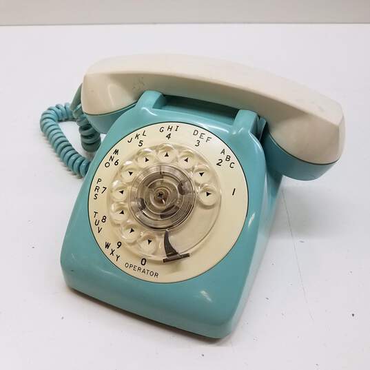 Vintage GTE Two Tone Rotary Phone image number 2