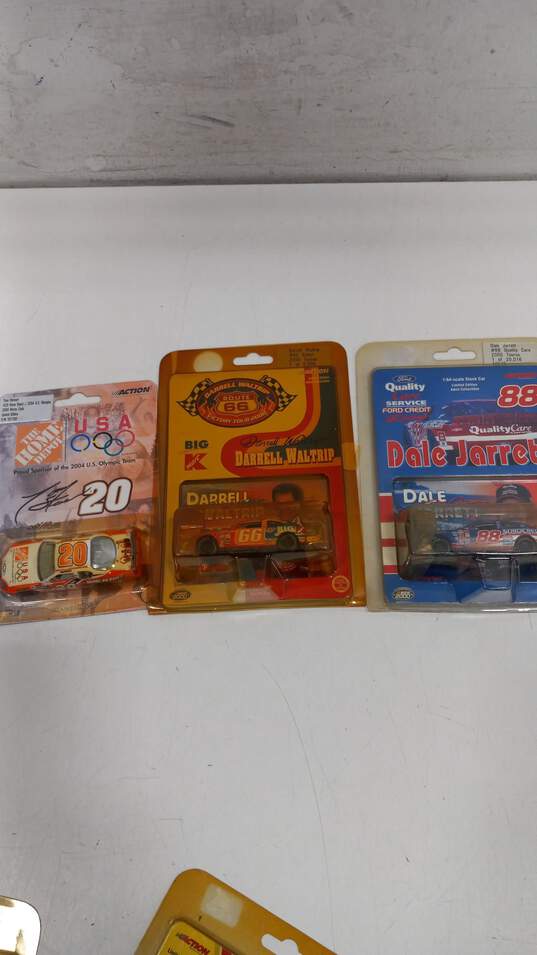 Bundle of Thirteen Assorted Nascar Toy Cars image number 4