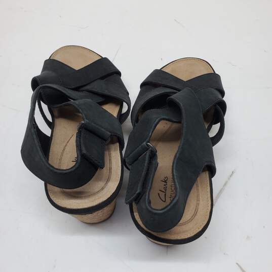 Clarks Unstructured Black Wedge Sandals Women's Size 7 image number 5