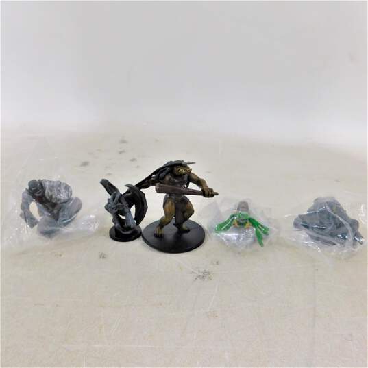 2000's Wizards Of The Coast D&D Dungeons & Dragons Miniatures image number 3