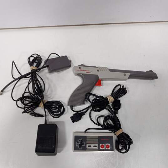 Nintendo Entertainment System NES Console w/ Controllers image number 6