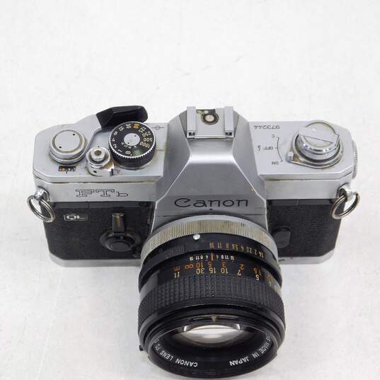 Canon AE-1 Program SLR 35mm Film Camera W/ Lenses Flash Manual Case Accessories image number 5