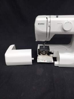 Sear Kenmore Sewing Electric Machine Model 385.12102990 alternative image