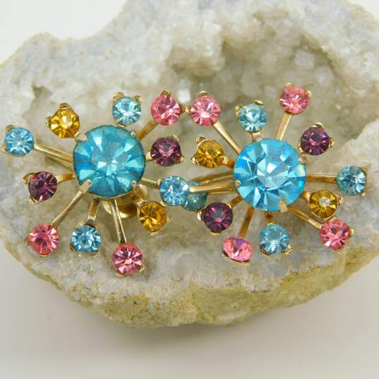 Vintage Coro Colorful Icy Rhinestone & Gold Tone Screw-Back Earrings 5.9g image number 1