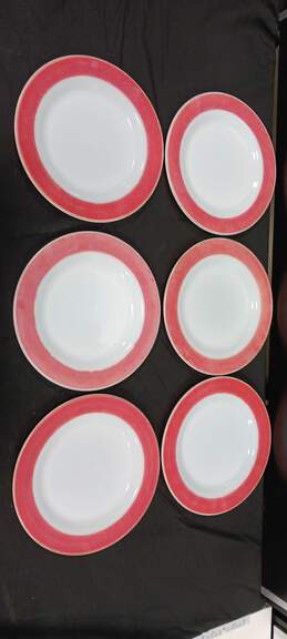 Vintage Bundle of 6 Pyrex White and Red Glass Plates alternative image