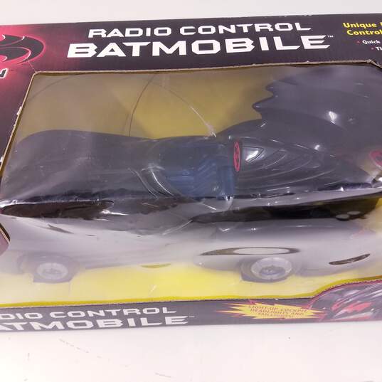 Kenner Batman & Robin Radio Control Batmobile image number 2
