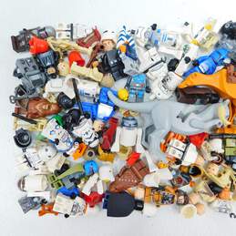 11.7 Oz. LEGO Star Wars Minifigures Bulk Lot alternative image