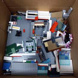 Bundle of Assorted Lego Building Bricks