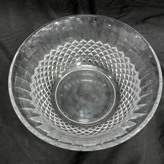 Vintage Crystal Serving Bowl With Diamond Pattern Design image number 2