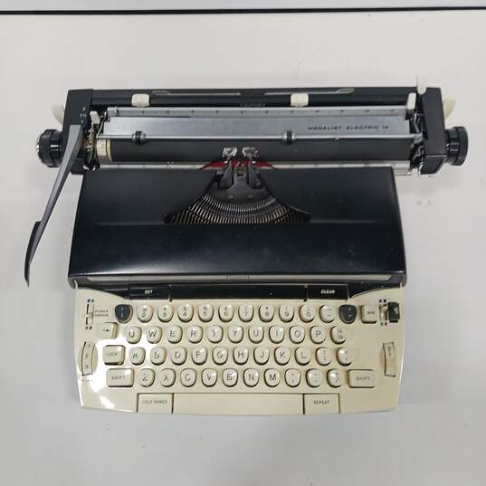 Vtg. Sears Medalist Electric 12 Typewriter SM6V - 130336 image number 3