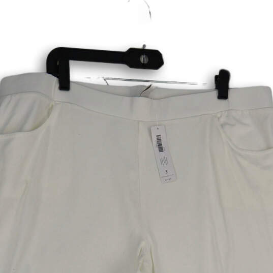 NWT Womens White Flat Front Elastic Waist Capri Pants Size 3 image number 3