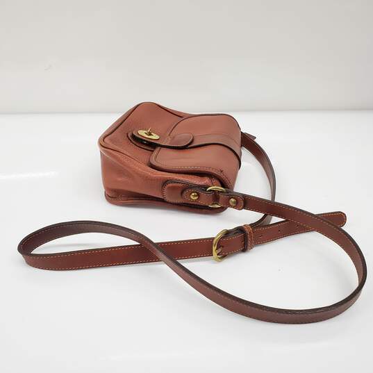 Vintage Coach 4224 'Sheridan Mayfield' Brown Leather Crossbody Bag AUTHENTICATED image number 7