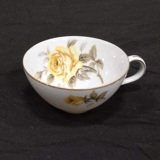 Vintage Harmony House Yellow Rose Dinner Service Set 6pc Lot image number 5