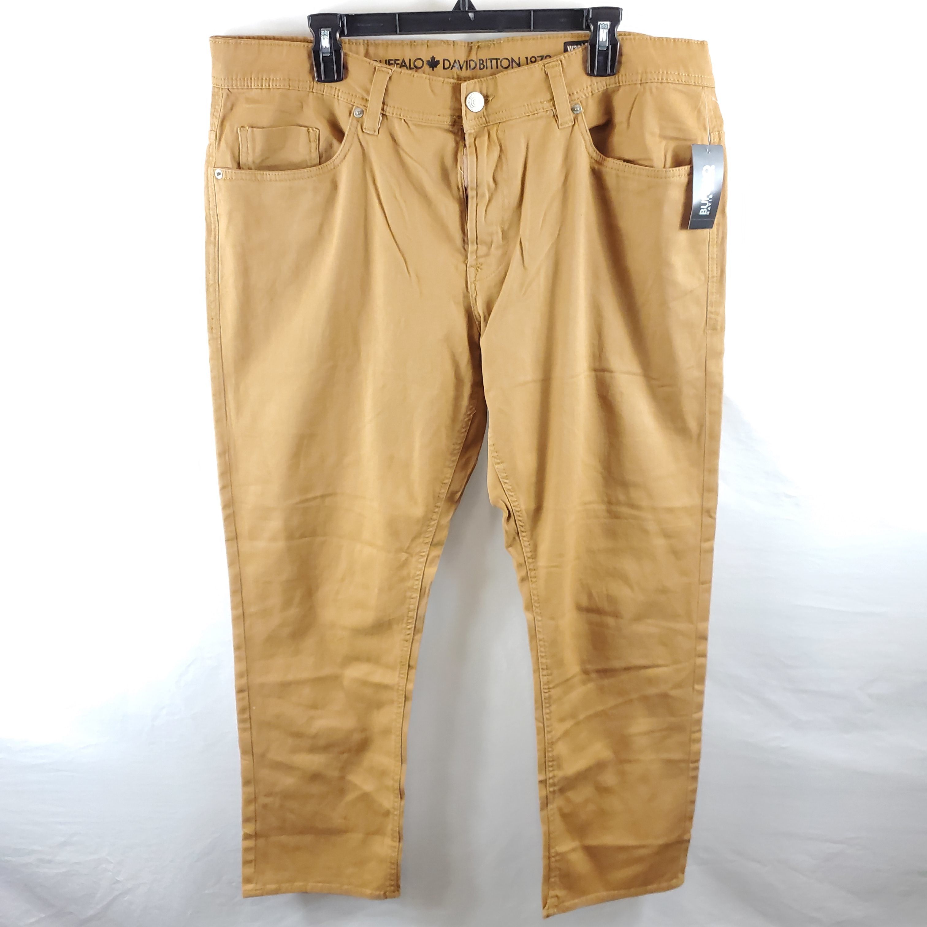 Men's Extreme Comfort Frontier Oscar Khaki Cargo Twill Pants by Lee at  Fleet Farm