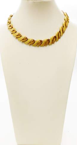 Vintage Crown Trifari & Kramer Gold Tone Brushed Necklace & Clip On Earrings 73g alternative image