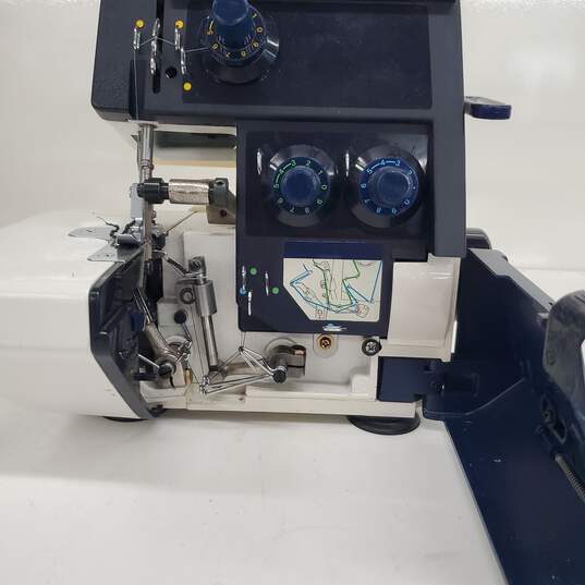 Husqvarna HUSKYLOCK model 435C Serger Sewing Machine image number 8