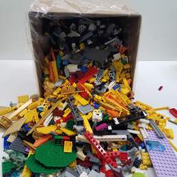 Legos Mixed Lot alternative image
