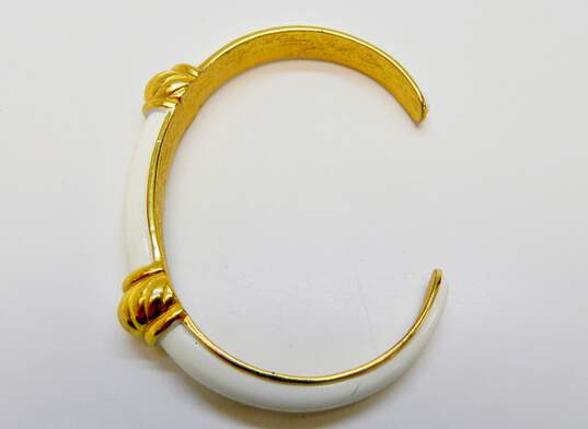 Vintage Crown Trifari White Enamel & Gold Tone Rope Accent Cuff Bracelet 30.4g image number 2