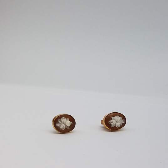 18k Gold Cameo Banquet Post Earrings 2.4g image number 8