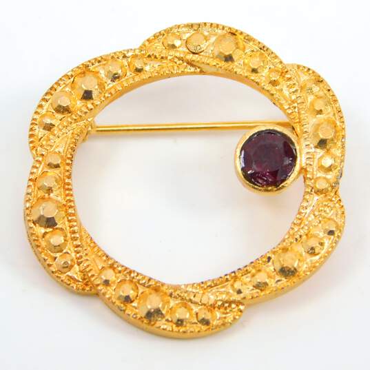 VNTG Art Nouveau Style Gold Tone & Gold Filled Onyx, Glass & Rhinestone Brooch Lot image number 8