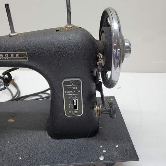 Kenmore Rotary Sewing Machine Model 117.119 for Parts/Repair image number 7