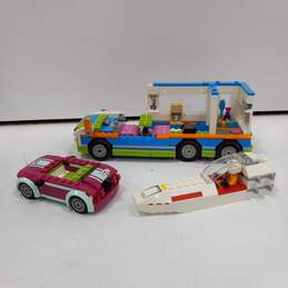 8lbs Bundle of Assorted Legos In Box alternative image