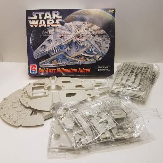 AMT Ertl Star Wars Cut-Away Millennium Falcon Model Kit image number 2