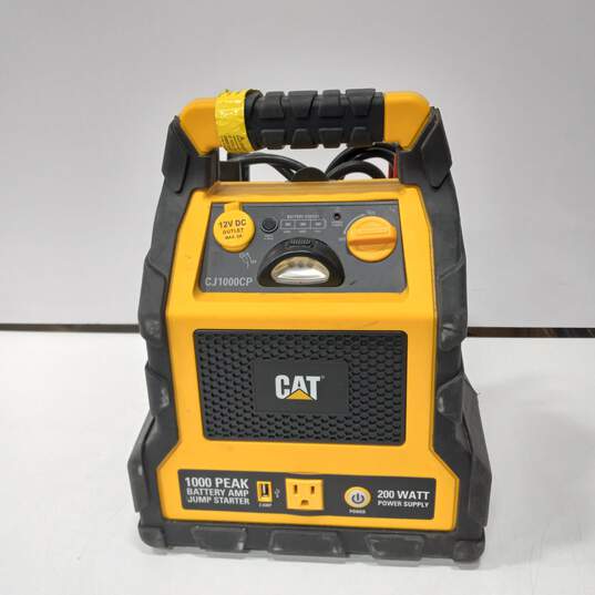 CAT Battery Amp Jump Starter CJ1000CP Portable Power Station image number 1