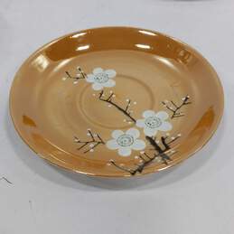 Bundler of 7 Lusterware Peach Tone Floral Themed Plates w/3 Tea Cups alternative image