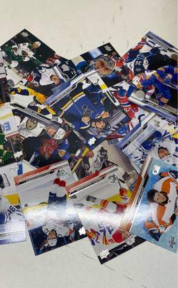 Hockey Trading Cards alternative image