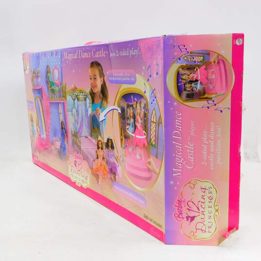 2006 Barbie 12 Dancing Princesses Magical Dance Castle Playset image number 1