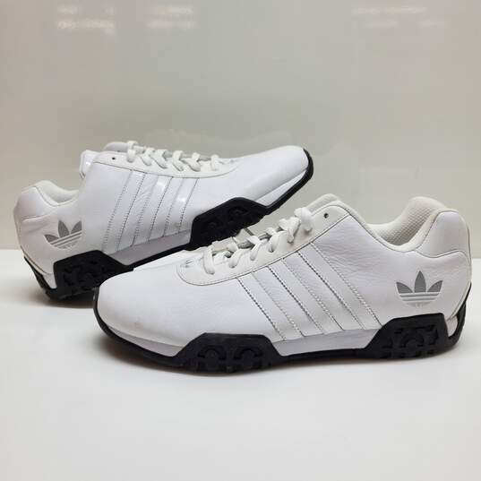 2006 MEN'S ADIDAS GOOD YEAR AUTO RACING FOOTWEAR WHT/BLK SIZE 12 image number 1