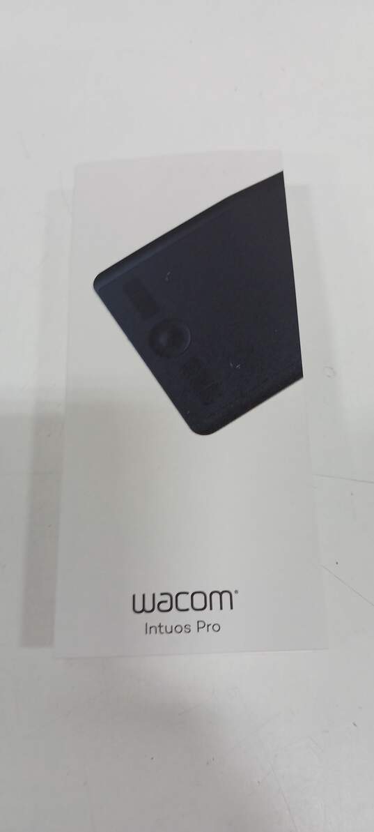 Wacom, Drawing Tablet: Intuos Pro With Box image number 8