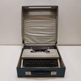 Olivetti Underwood Lettera 31 Typewriter