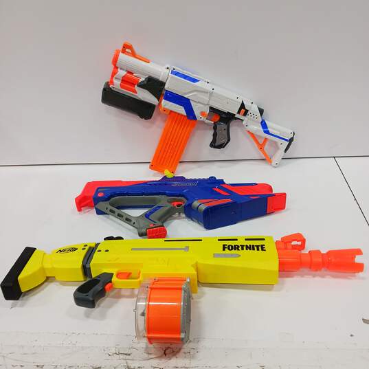 Bundle of Assorted Nerf Blaster Gund image number 4