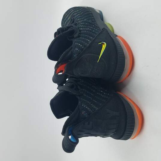 Nike Lebron 16 'Promise' Sneaker Boy's Sz 5.5 Black image number 4