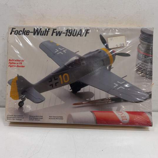 Testors Focke-Wulf Fw-190A/F In Sealed Box image number 2