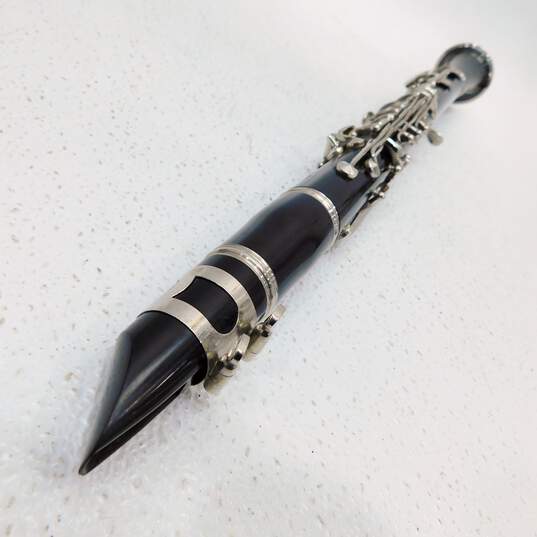 Brand B Flat Student Clarinet w/ Accessories image number 9