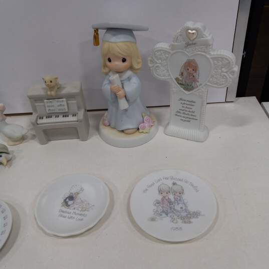 Bundle of Assorted Precious Moments Figurines image number 2