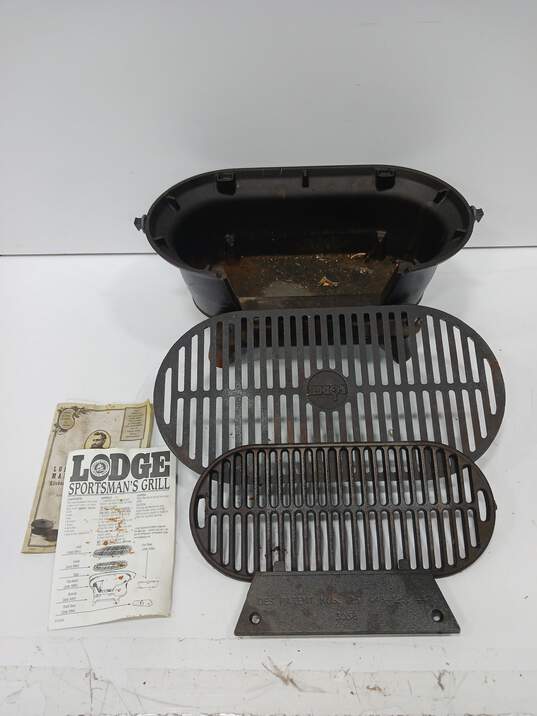 Lodge Sportsman's Cast Iron Pro Grill image number 2
