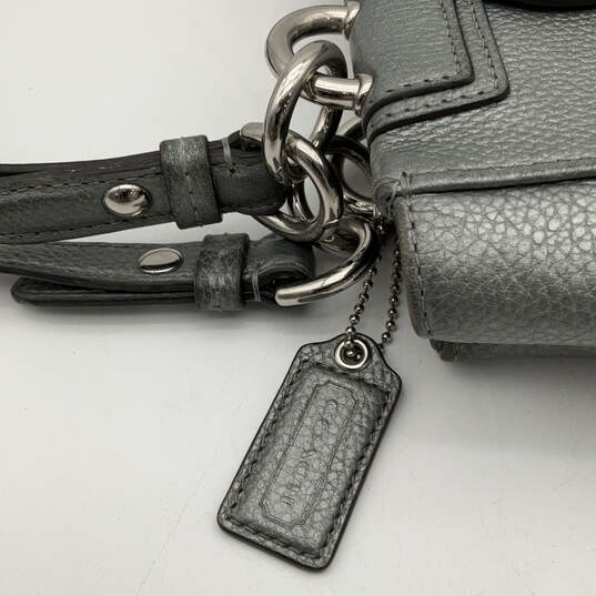 Womens Penelope Black Leather Inner Pockets Bottom Stud Zipper Shoulder Bag image number 5