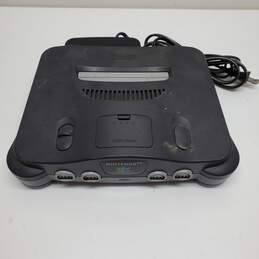Lot of Nintendo 64 Console with 2 Controllers Video Games Untested alternative image