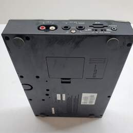 Roland CD-2e SD/CD Recorder For Parts/Repair alternative image