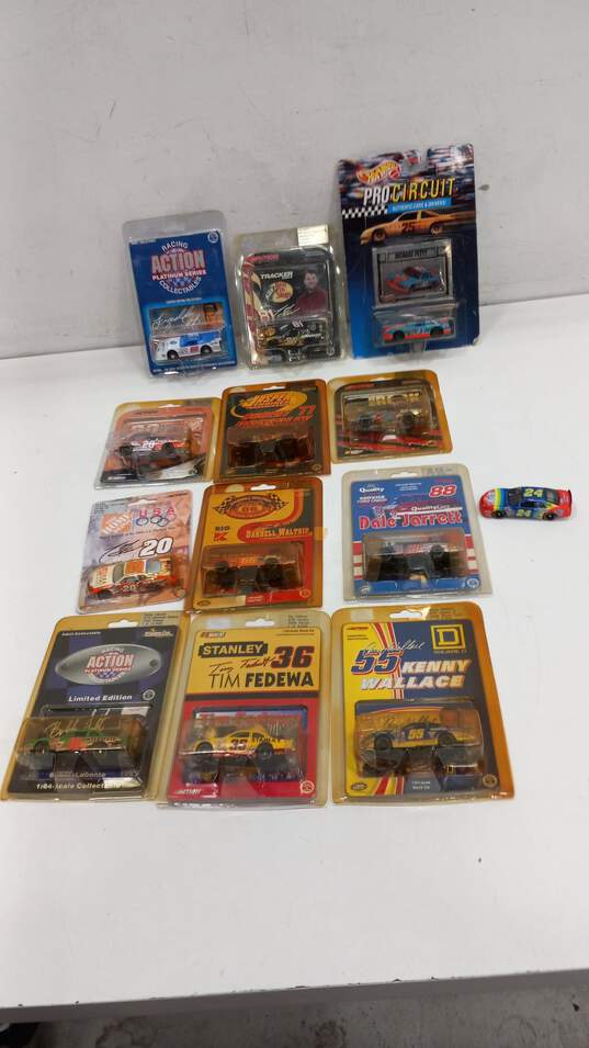 Bundle of Thirteen Assorted Nascar Toy Cars image number 1