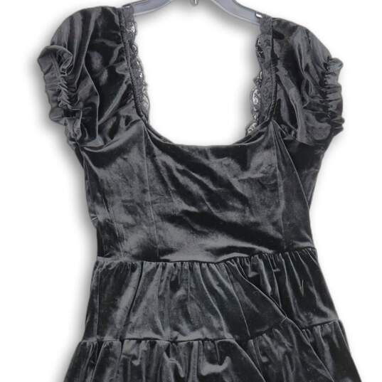 NWT Womens Black Lily Velvet Short Puff Sleeve Tiered One-Piece Romper Sz L image number 4