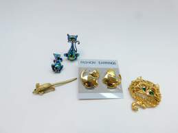 VNTG & Contemporary Gold Tone & Iridescent Cat & Mouse Brooches & Earrings 52.2g
